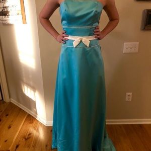 Classic cute elegant teal dress